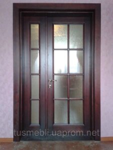 Двері міжкімнатні з дуба зі скляними матовими вставками