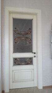 Двері міжкімнатні з карнізом (порталом)
