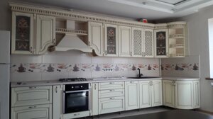 Кухня в класичному стилі власного виробництва