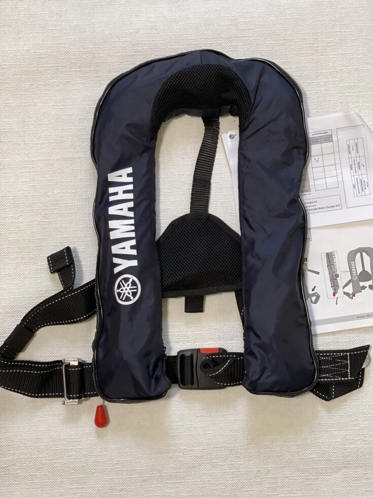 Самонадувной рятувальний жилет Yamaha - наявність