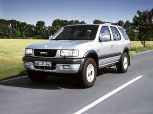 Opel Frontera.