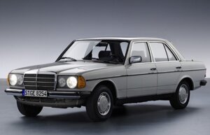 Mercedes W123.