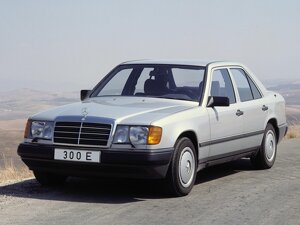 Mercedes W124.