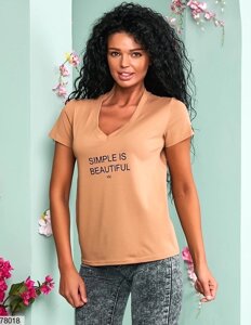 Жіноча футболка з V-образним вирізом горловини і контрастним написом з 42 по 46 розмір
