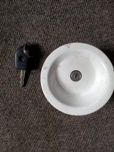 Кришка бензобака з ключем (кришка паливного бака) Citroen Berlingo M49 (1996-2003) 1508J5,1508E3, SP2839680,9636357777