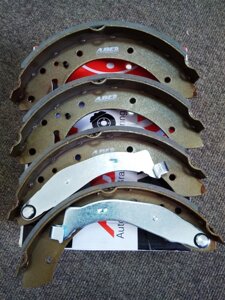 Гальмівні колодки задні барабанні гальма Citroen Berlingo M49 (1996-2003) 4241J8,4241K8,4241L6,1610091280, C0C013ABE