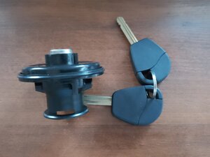 Замок кришки паливного бака з ключем Citroen Berlingo M49 (1996-2003) 1508E3,9638780580, DF32631