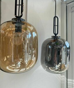 Дизайнерський скляний підвіс, люстра куля, колба, на одну лампочку