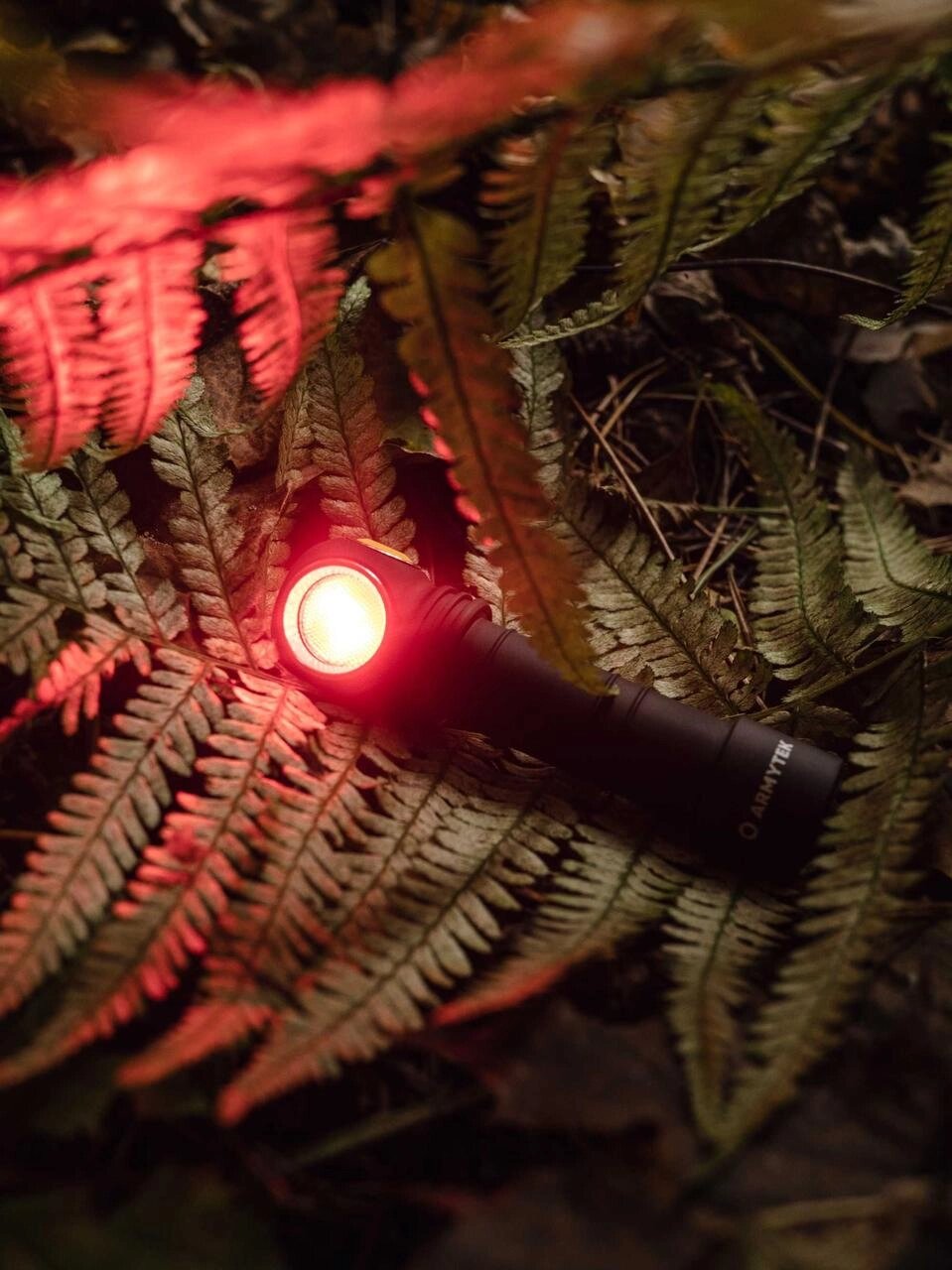 LED-ліхтар налобний 2 кольори Червоний і Білий Armytek Wizard C2 WR від компанії ARTMOS - Інтернет магазин - фото 1