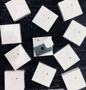 Навушники Apple AirPods Wireless 2 With Charging Case MV7N2