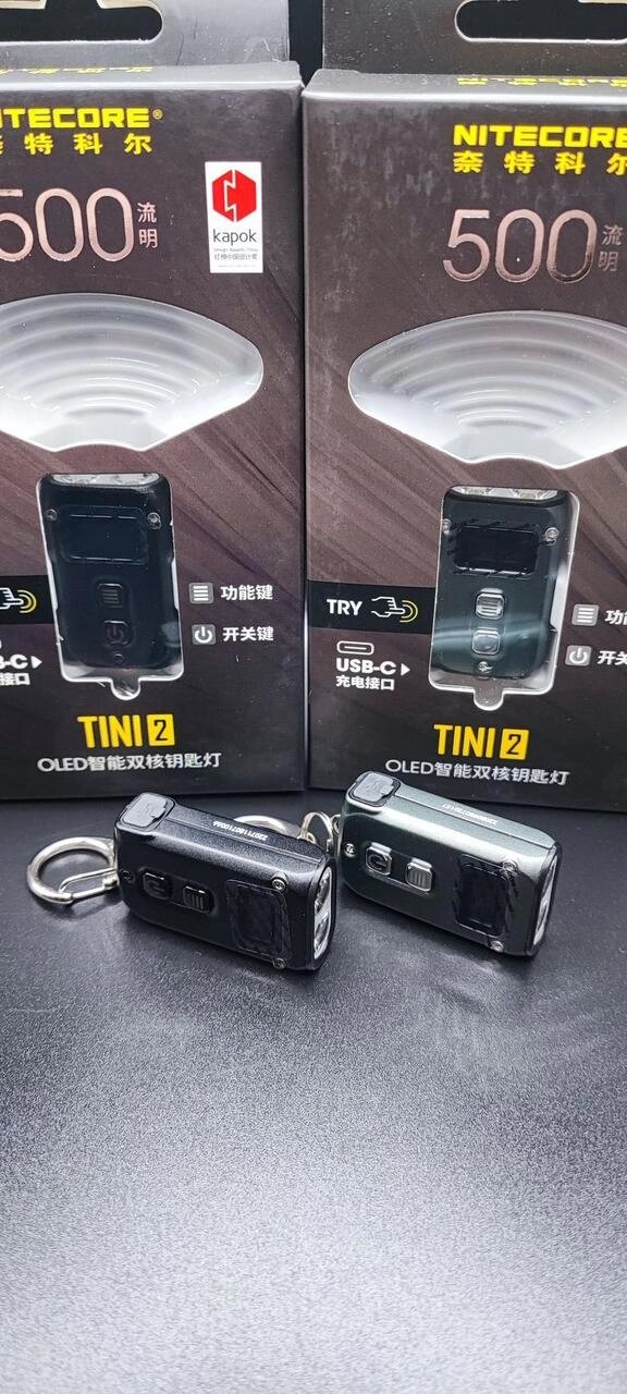 Nitecore TINI 2 gray/black Потужний наключний ліхтарик з LED дисплеєм від компанії ARTMOS - Інтернет магазин - фото 1