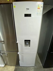 Холодильник із морозильною камерою Beko RCNA400E21DZW