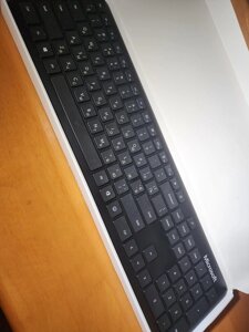 Клавіатура Microsoft Bluetooth Clavier