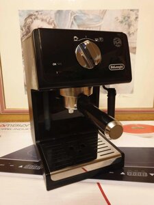 Рожкова кавоварка еспресо Delonghi ECP 31.21 (стік з Німеччини)