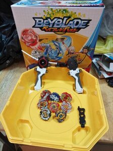 Набір Beyblade Mega Set Арена + Бейблейди 8 штук +2 пускові пристрої