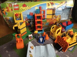 Повний набір Lego Duplo будова 10813 оригінальний, коробка, всі деталі