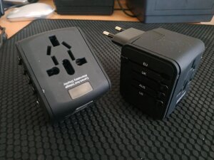 Універсальний адаптер для всіх розеток з USB x2 Travel Adapter (Новий)