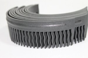 Гребешок для волос пластмассовый черный 15 см