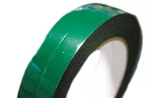 Зелена клейка стрічка на піні дві -18 мм/5м