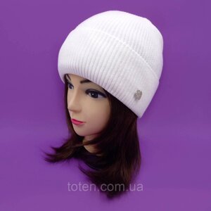 Жіноча шапка біла плюшева на осінь/зиму оксамитова, біла в'язана шапка з Серцем з оксамиту 54-56 розмір топ