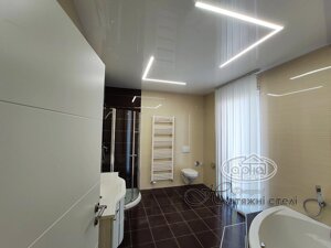Натяжні стелі у ванній кімнаті в Волинській області от компании Гарна хата