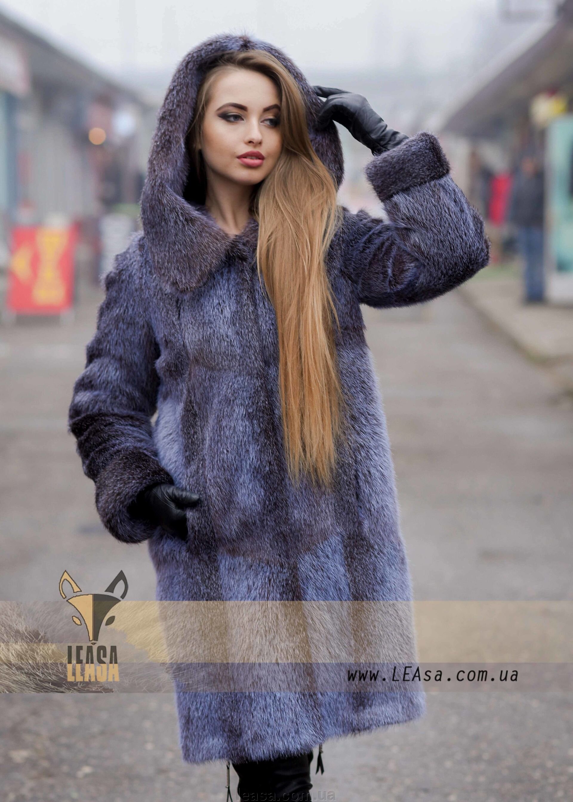 Жіноча шуба з сріблястою нутрії, натуральне хутро.