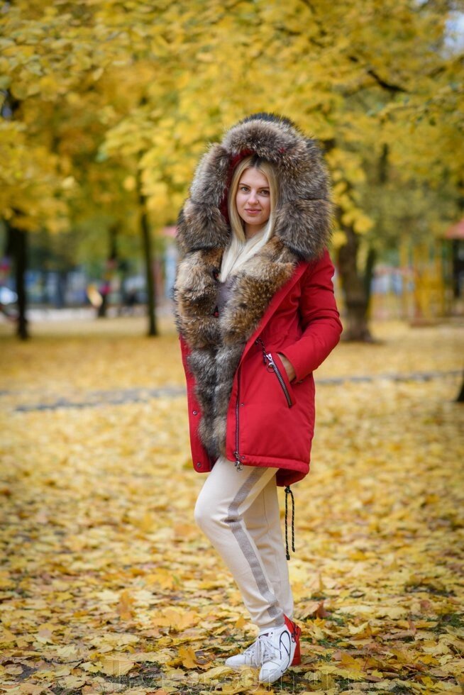 Зимова жіноча парку з хутра єнота від компанії Жіночі шуби, жилети з натурального хутра Українського виробника LeaSa - фото 1