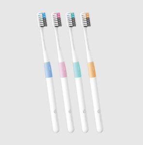 Набір зубних щіток DR. BEI BASS Toothbrush 4pcs NUN4006RT