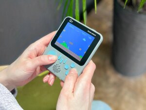 Ігрова приставка портативна Retro G7 з екраном 3.5" і джойстиком