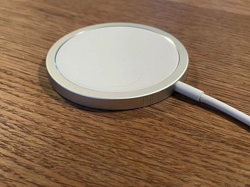 Зарядний пристрій MagSafe MHXH3 магнітний для Apple IPhone 12 11 від компанії da1 - фото 1