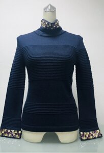Гольф светр жіночий темно-синій із кольоровим камінням