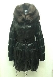 Шкіряне пальто жіноче чорне на заячій підстібці з капюшоном цвіт соболю