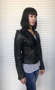 Куртка шкіряна натуральна жіноча косуха чорна на блискавці