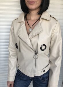 Куртка жіноча косуха з екошкіри біла на блискавці