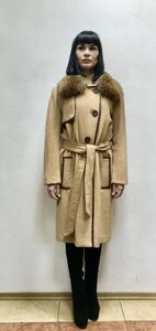 Пальто жіноче кашемірове жіноче світло-коричневе з натуральним хутряним коміром