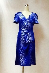 Плаття жіноче атласне літнє ошатне приталене Eveline розмір + класика синій леопард великого розміру