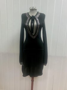 Плаття жіноче трикотажне тепле чорне з вирізом довгий рукав