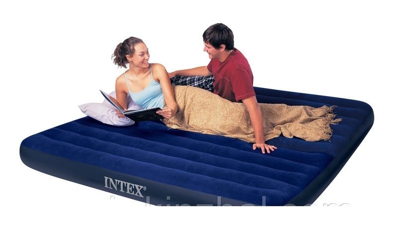 Двоспальний надувний матрац INTEX з двома подушками від компанії Інтернет-магазин "Tovar-plus. Com. Ua" - фото 1
