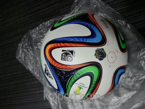 Футбольний м'яч Adidas Brazuca