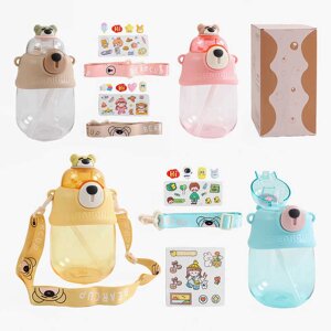 Пляшка для води C 69363 900 мл, пластикова, наліпки, трубочка, ремінець, пластикова застібка, в коробці, ВИДАЄТЬСЯ