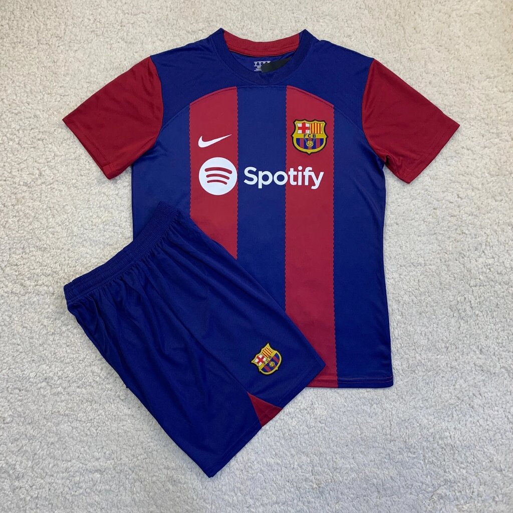 Дитяча футбольна форма Барселона 2023-24 від компанії Інтернет-магазин молодіжного одягу "Bagsmen" - фото 1