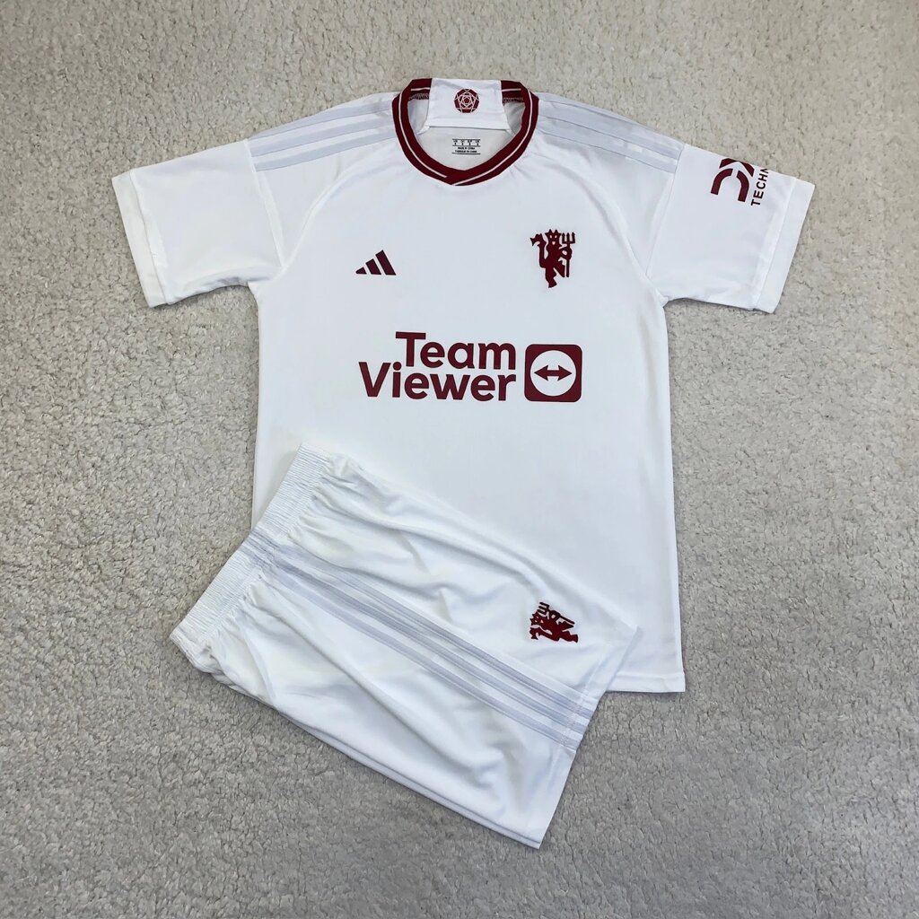 Дитяча футбольна форма Ман Юнайтед біла 2023-24 від компанії Інтернет-магазин молодіжного одягу "Bagsmen" - фото 1