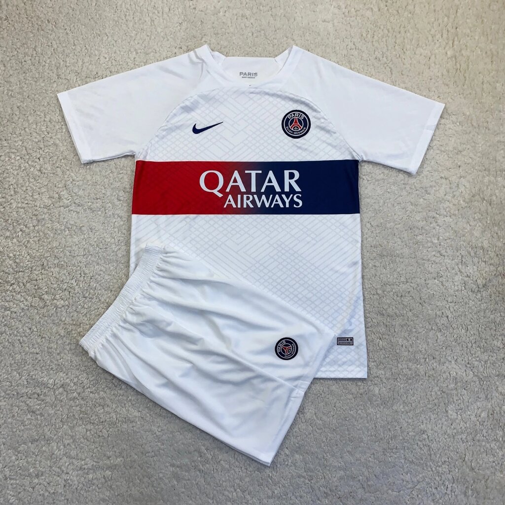 Дитяча футбольна форма ПСЖ біла 2023-24 від компанії Інтернет-магазин молодіжного одягу "Bagsmen" - фото 1