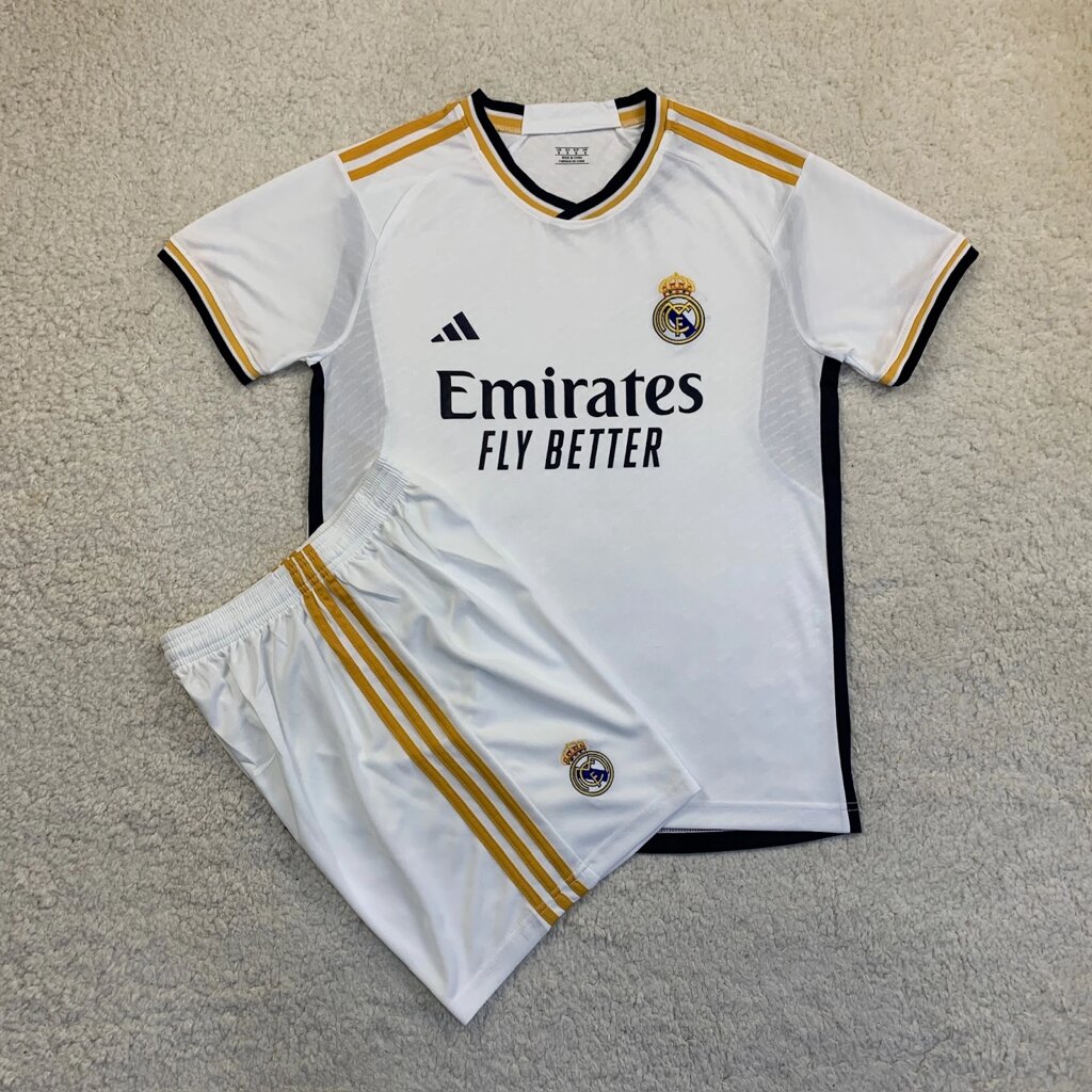 Дитяча футбольна форма Реал Мадрид біла 2023-24 від компанії Інтернет-магазин молодіжного одягу "Bagsmen" - фото 1