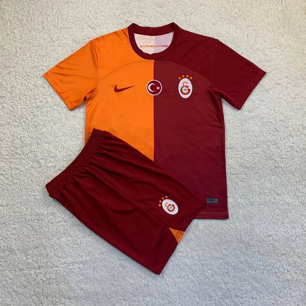 Футбольна форма Галатасарай 2023-24 від компанії Інтернет-магазин молодіжного одягу "Bagsmen" - фото 1