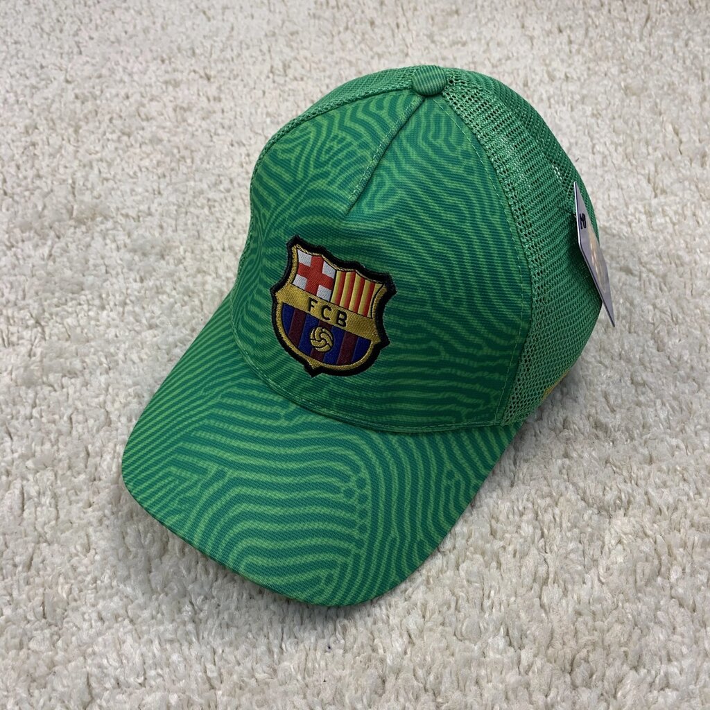 Кепка тракер клубна Барселона зелена від компанії Інтернет-магазин молодіжного одягу "Bagsmen" - фото 1