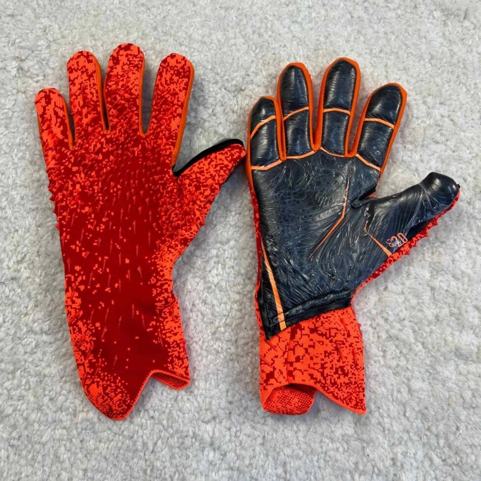 Воротарські рукавички Adidas Predator Pro помаранчеві від компанії Інтернет-магазин молодіжного одягу "Bagsmen" - фото 1
