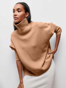 Жіночий светр із високим коміром, осінь-зима, однотонний.