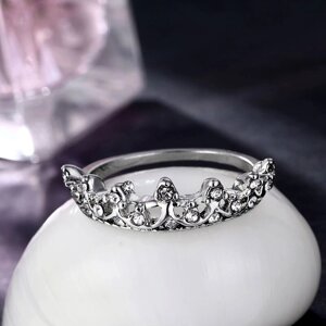 Жіноче срібний перстень у вигляді корони