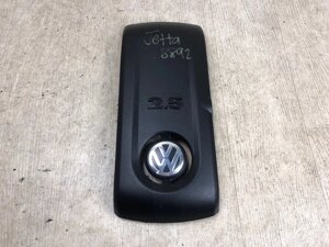 Накладка двигуна декоративна volkswagen JETTA USA 10-17 07K 129 607 J